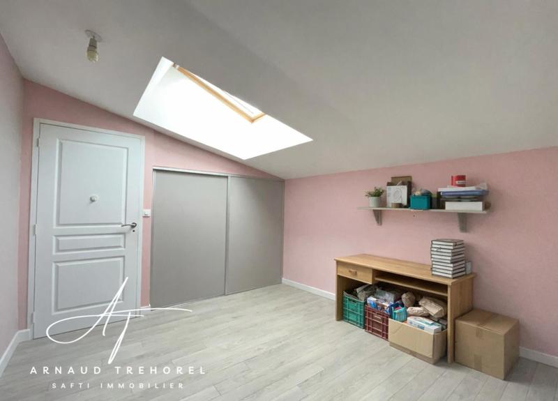 Maison - 180 m² - 8 pièces