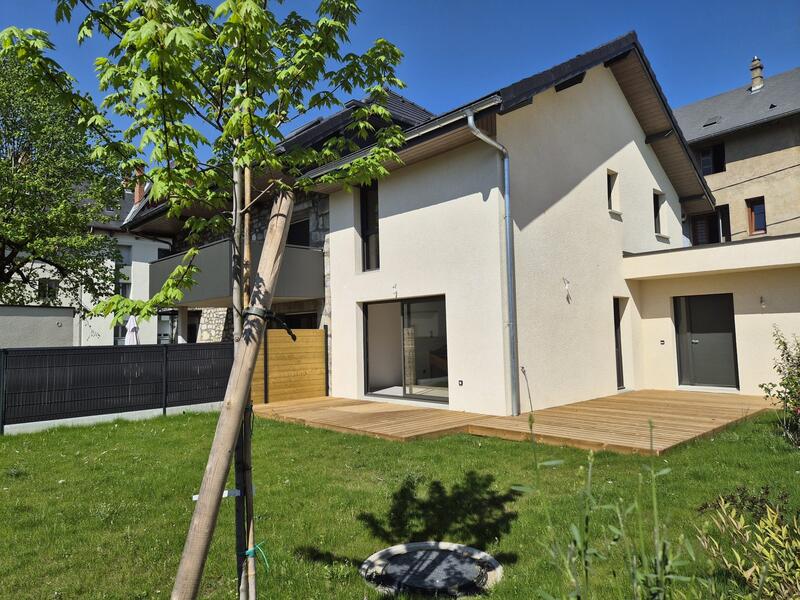 Maison - 102 m² - 4 pièces