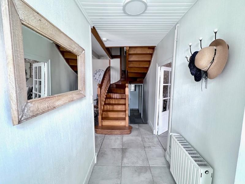 Maison - 180 m² - 8 pièces