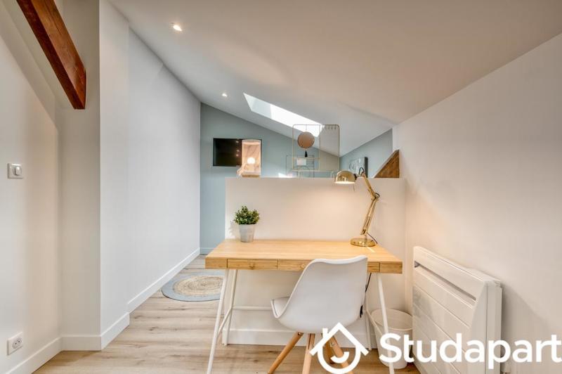 Chambre - 10 m² - 1 pièce