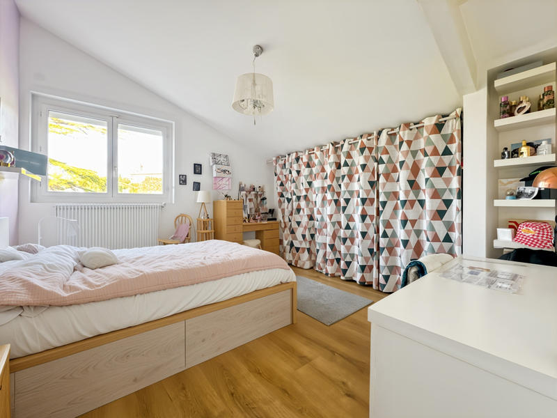 Maison - 350 m² - 10 pièces