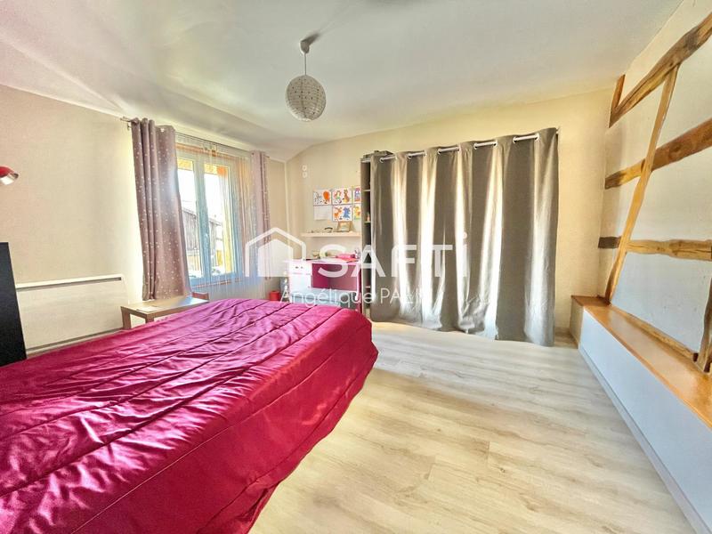 Maison - 236 m² - 8 pièces