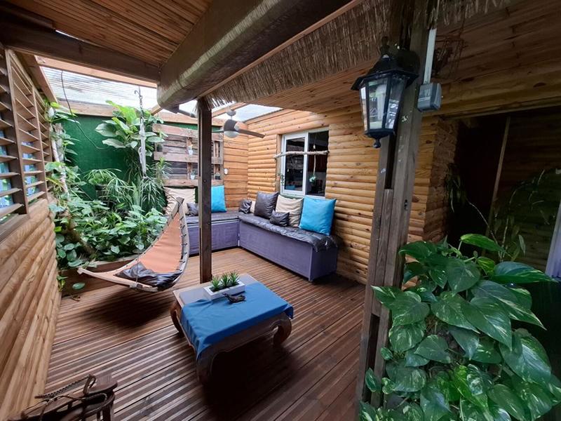 Maison - 239 m² - 11 pièces