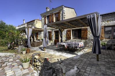 Maison - 260 m² - 8 pièces