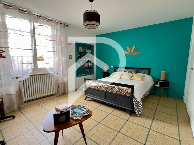 Maison - 210 m² - 7 pièces