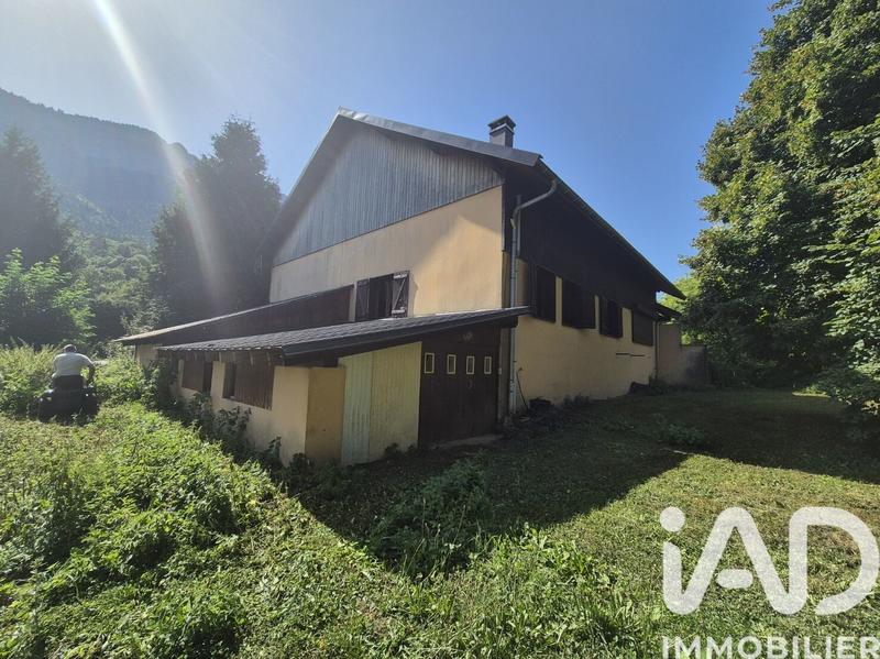 Maison - 209 m² - 7 pièces