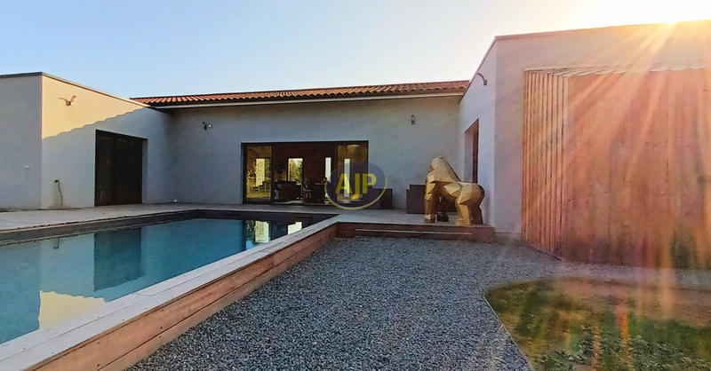 Villa - 200 m² - 6 pièces