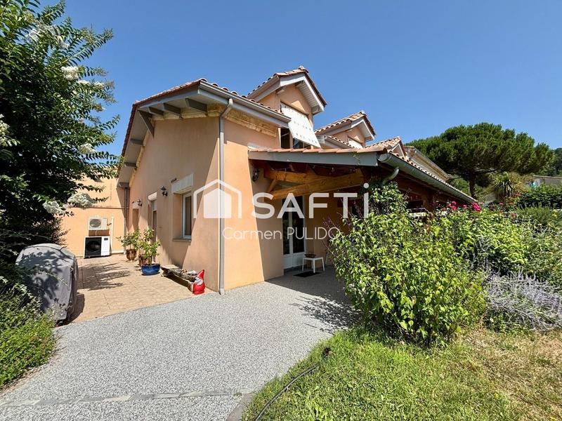 Maison - 200 m² - 6 pièces