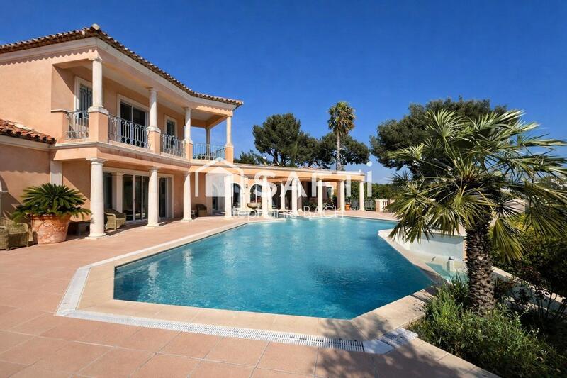 Villa - 356 m² - 8 pièces