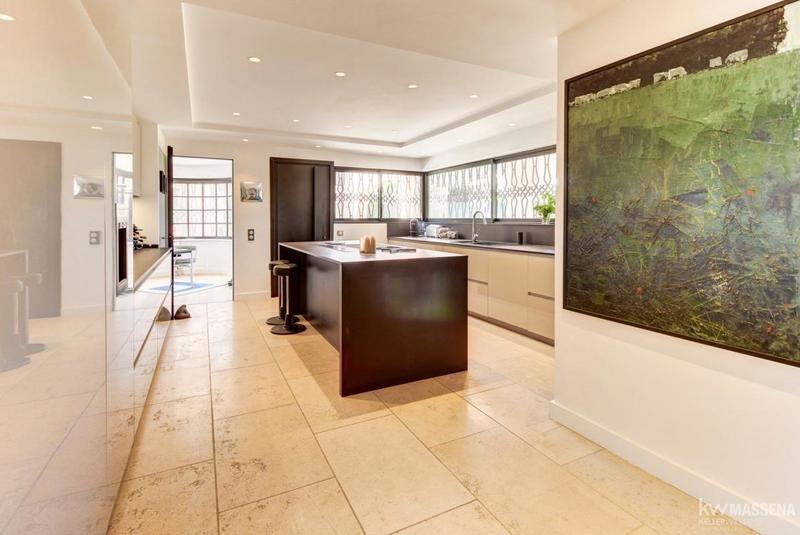 Demeure - 465 m² - 9 pièces