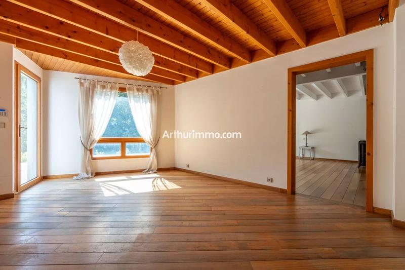 Maison - 250 m² - 10 pièces