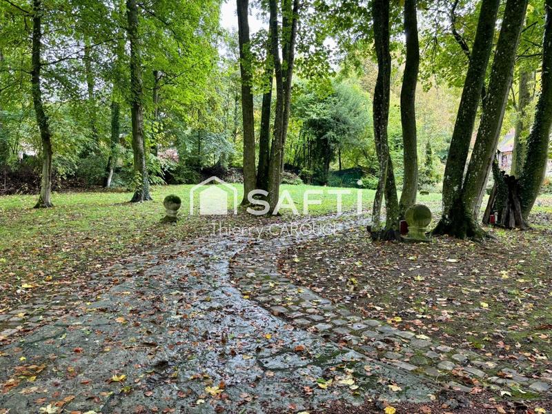 Maison - 248 m² - 9 pièces