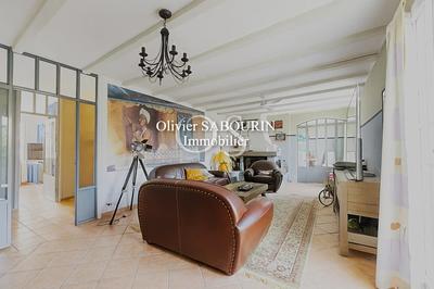 Villa - 206 m² - 8 pièces