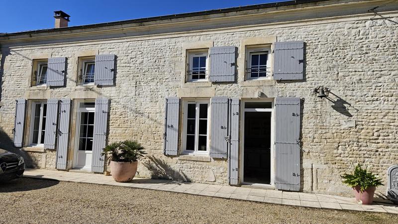 Maison en pierre - 170 m² - 8 pièces