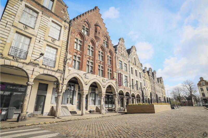 Maison - 263 m² - 10 pièces