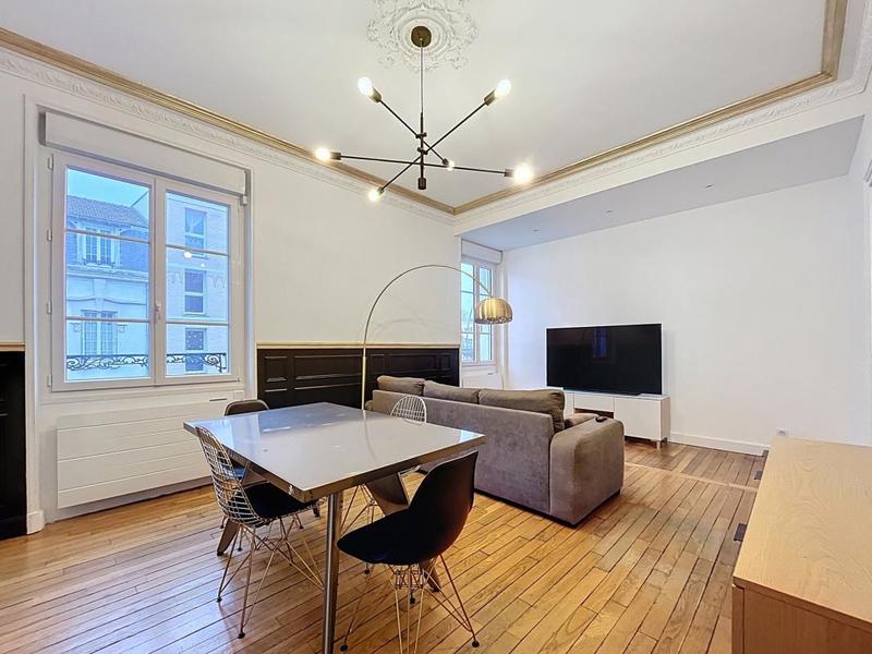 Appartement - 80 m² - 4 pièces