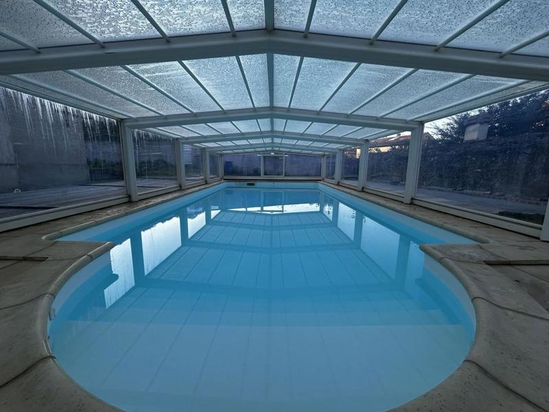 Maison - 158 m² - 9 pièces