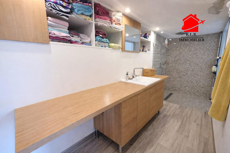 Maison - 177 m² - 5 pièces