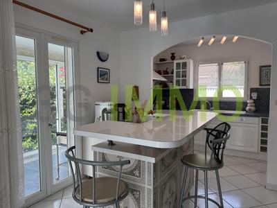 Maison - 168 m² - 6 pièces