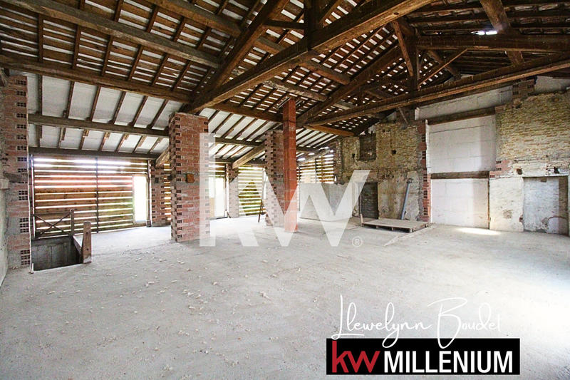 Maison - 210 m² - 2 pièces