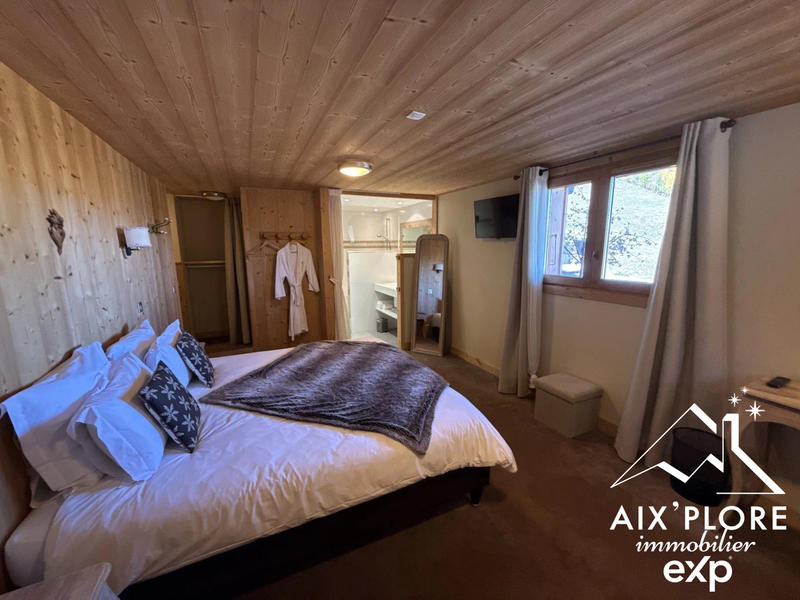 Châlet - 433 m² - 9 pièces