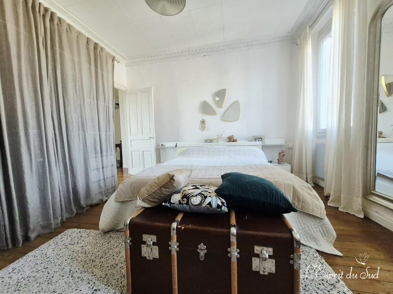 Maison ancienne - 250 m² - 11 pièces