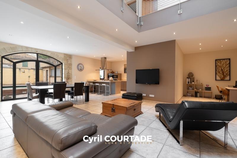 Maison en pierre - 236 m² - 7 pièces