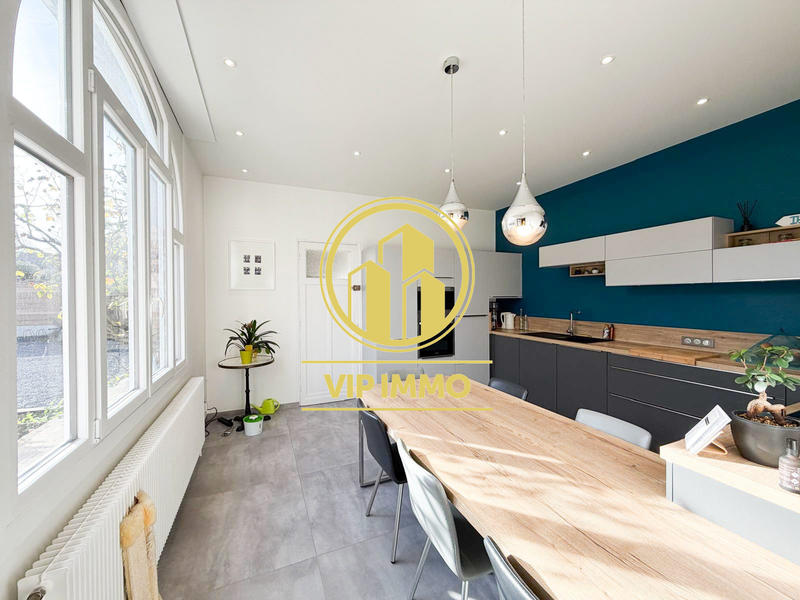 Villa - 224 m² - 14 pièces