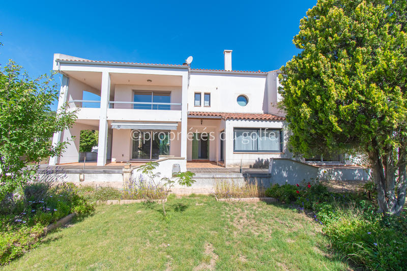 Maison - 309 m² - 9 pièces