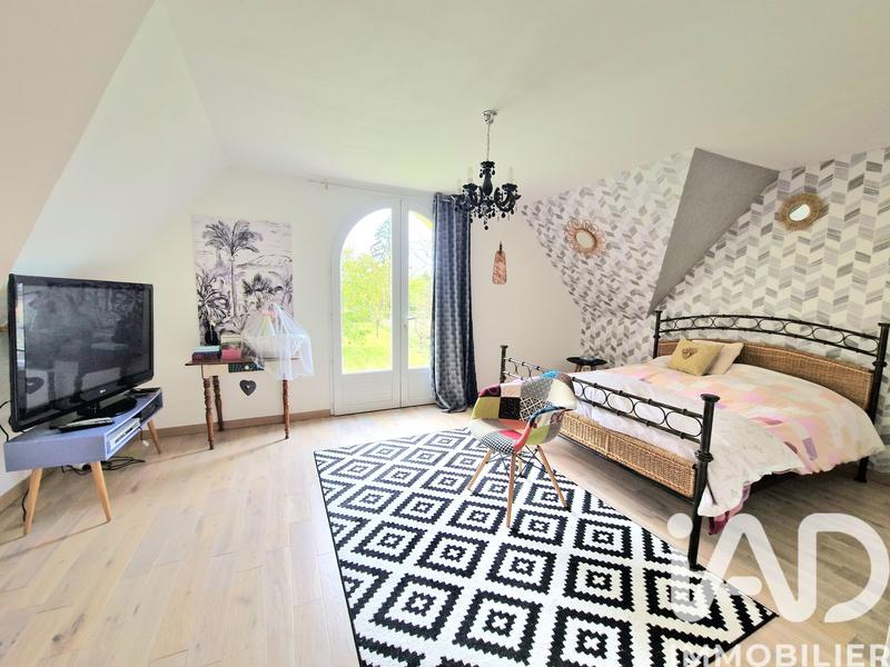 Maison - 205 m² - 6 pièces