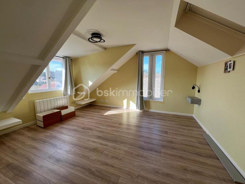 Maison - 95 m² - 5 pièces