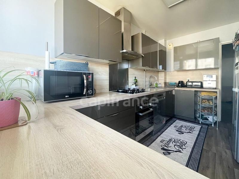 Appartement - 90 m² - 4 pièces