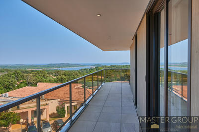 Appartement - 80 m² - 3 pièces