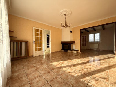 Maison - 93 m² - 5 pièces