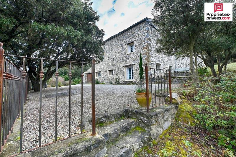 Maison - 330 m² - 9 pièces