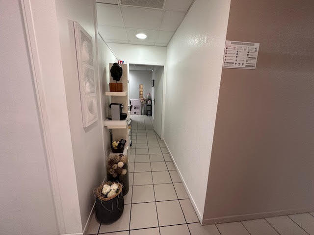Local commercial - 107 m² - 9 pièces