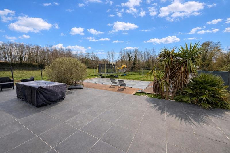 Maison - 174 m² - 8 pièces