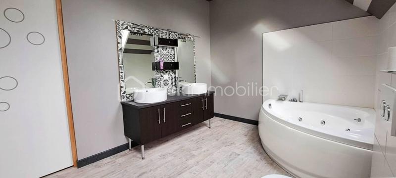 Maison - 168 m² - 8 pièces