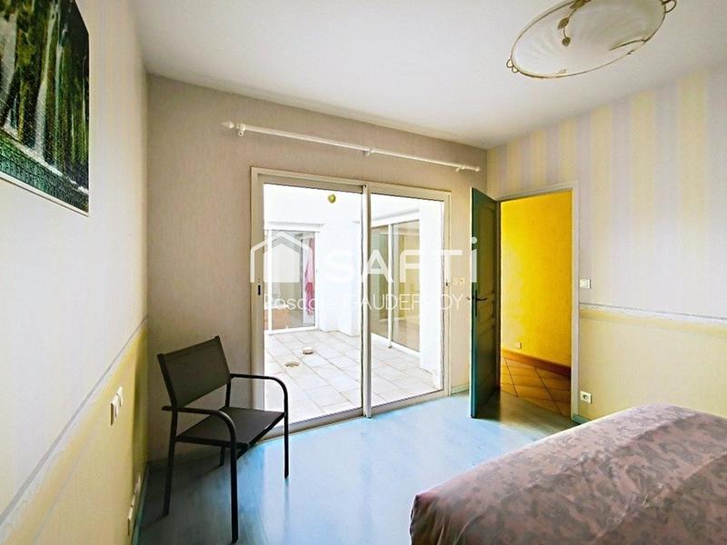 Maison - 219 m² - 8 pièces