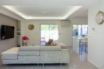 Maison - 200 m² - 6 pièces