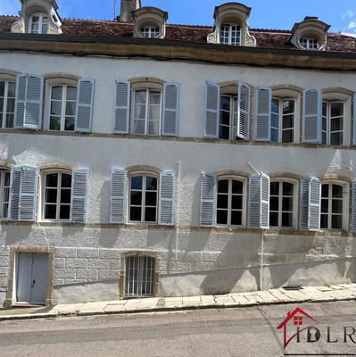 Propriété - 346 m² - 11 pièces