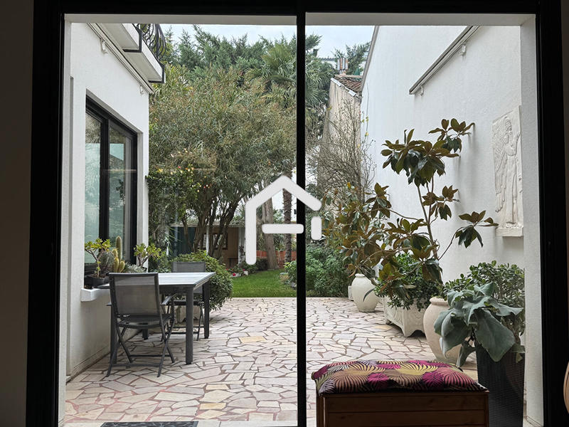 Immeuble - 312 m² - 11 pièces