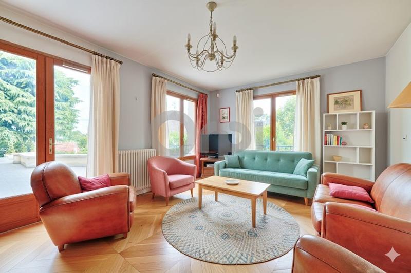 Maison - 202 m² - 7 pièces