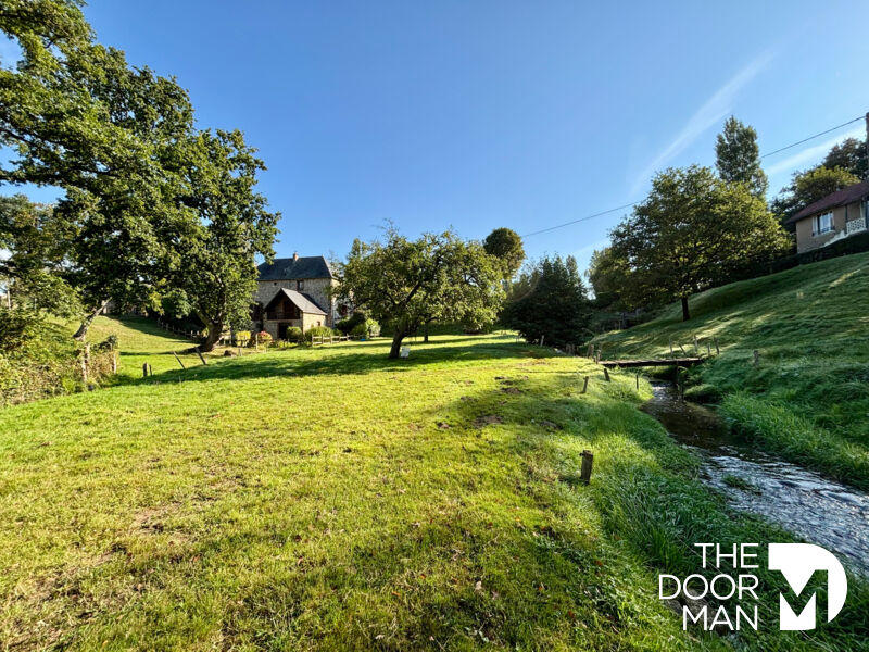 Propriété - 150 m² - 8 pièces