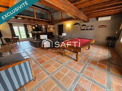 Maison - 400 m² - 12 pièces