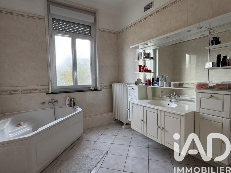 Maison de ville - 215 m² - 7 pièces