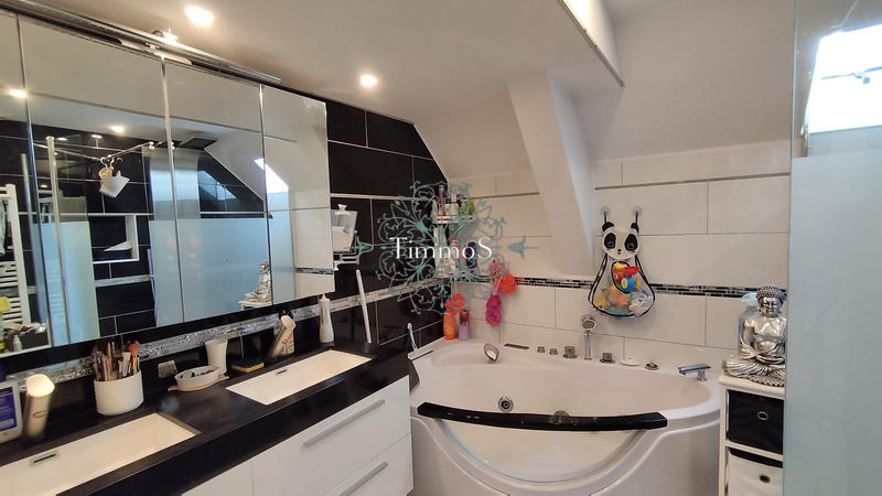 Maison - 147 m² - 6 pièces