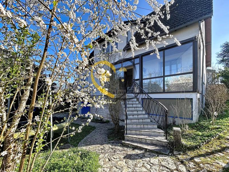 Maison - 190 m² - 10 pièces