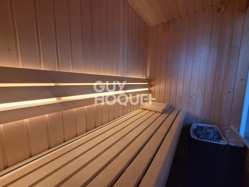 Villa - 258 m² - 8 pièces