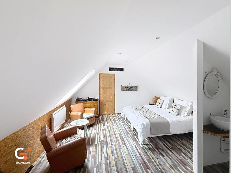 Maison - 202 m² - 7 pièces